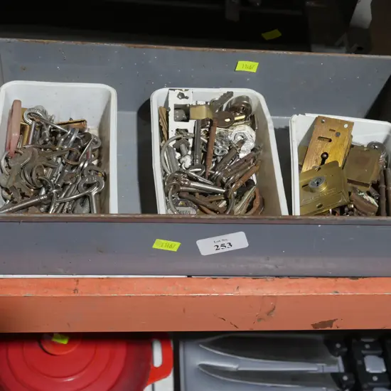 Assorted keys and locks etc