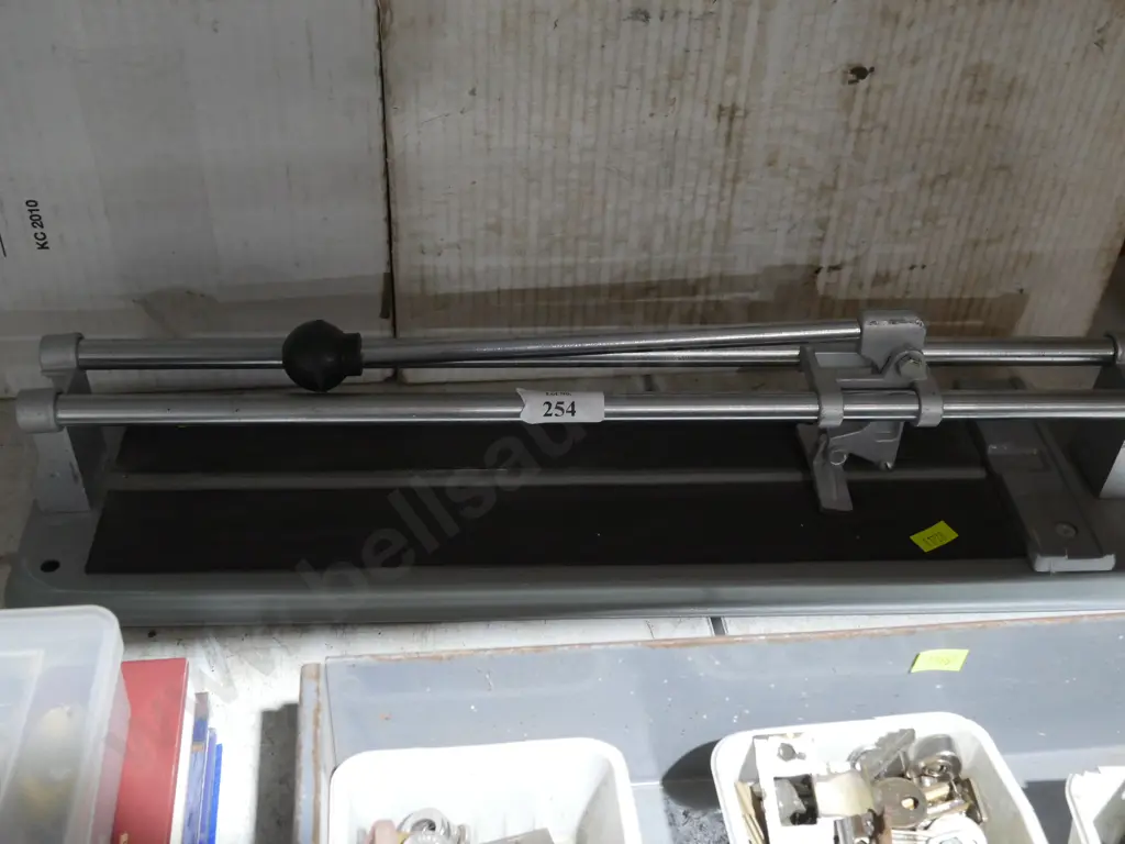 Tile cutter Image 1++