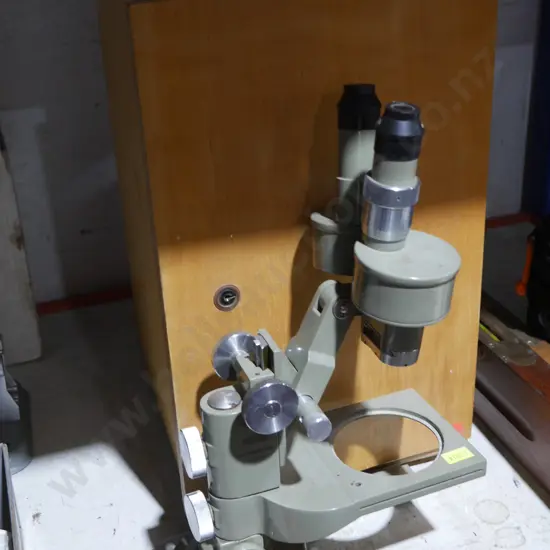 Microscope