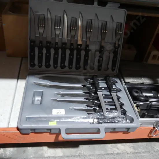 Knife set