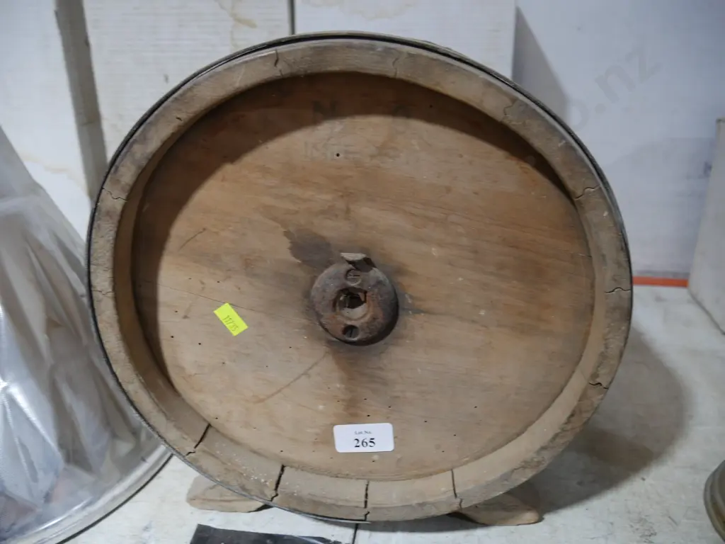 Butter churn Image 1++