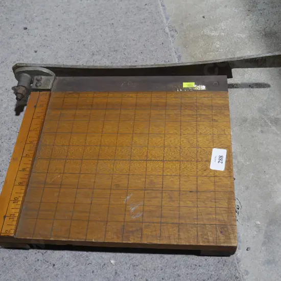 Guillotine