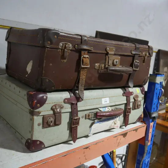 2 vintage suitcases