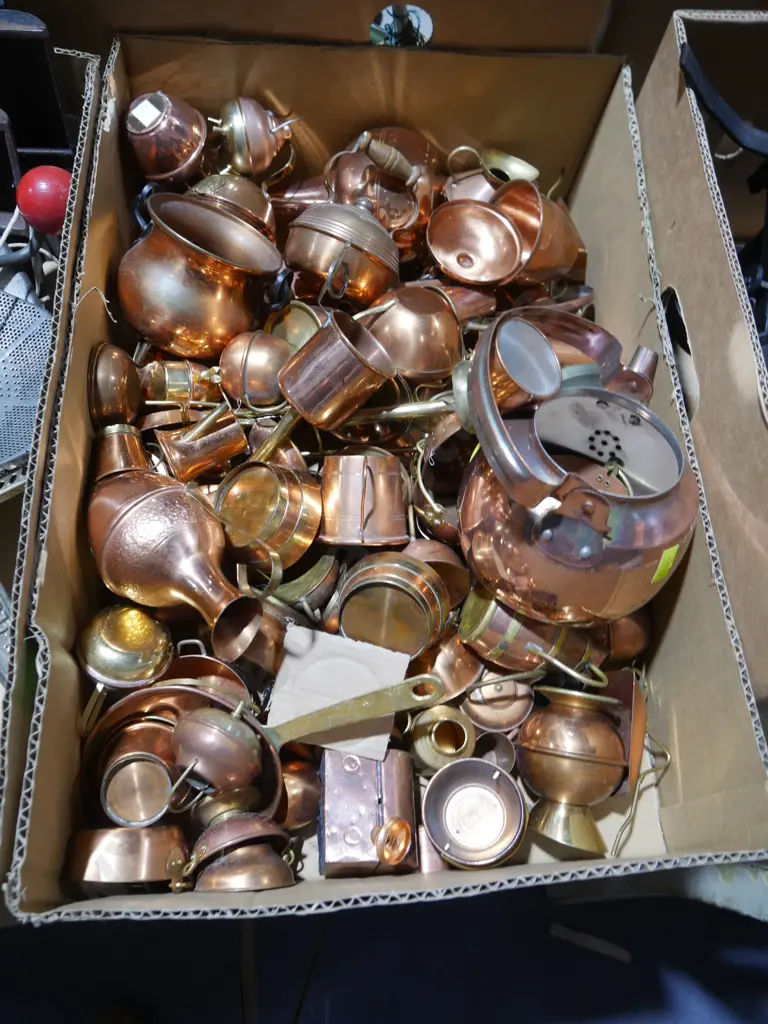 Box of copperware Image 1++
