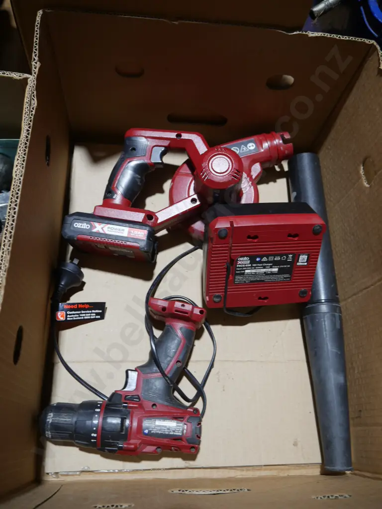 Ozito power tools batteries and charger Image 1++