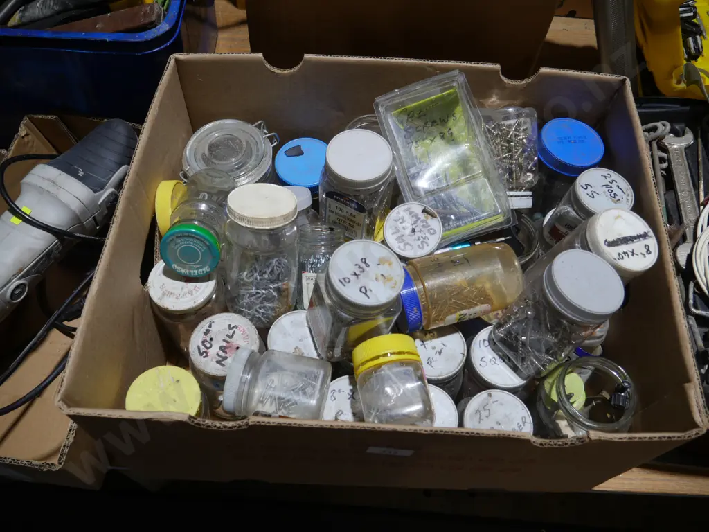 Assorted screws, nails etc Image 1++