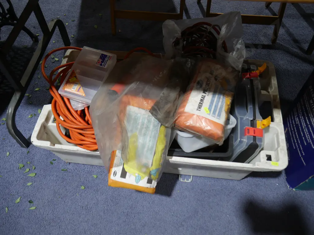 Assorted power cords etc Image 1++