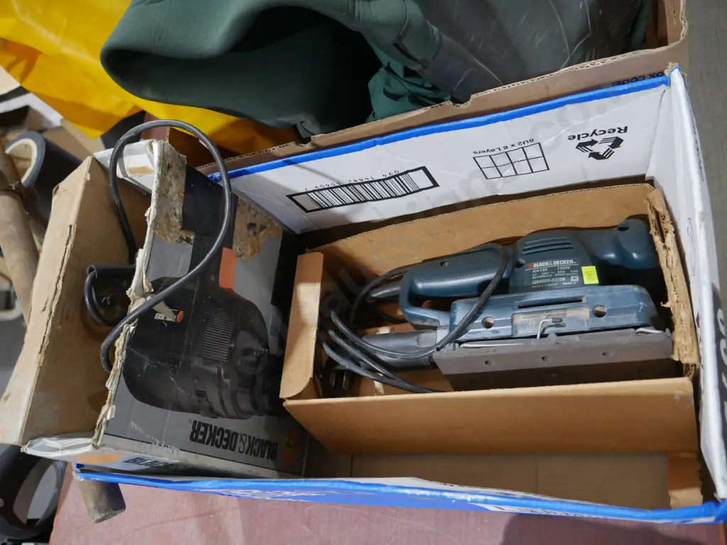 Electric sander and drill Image 1++
