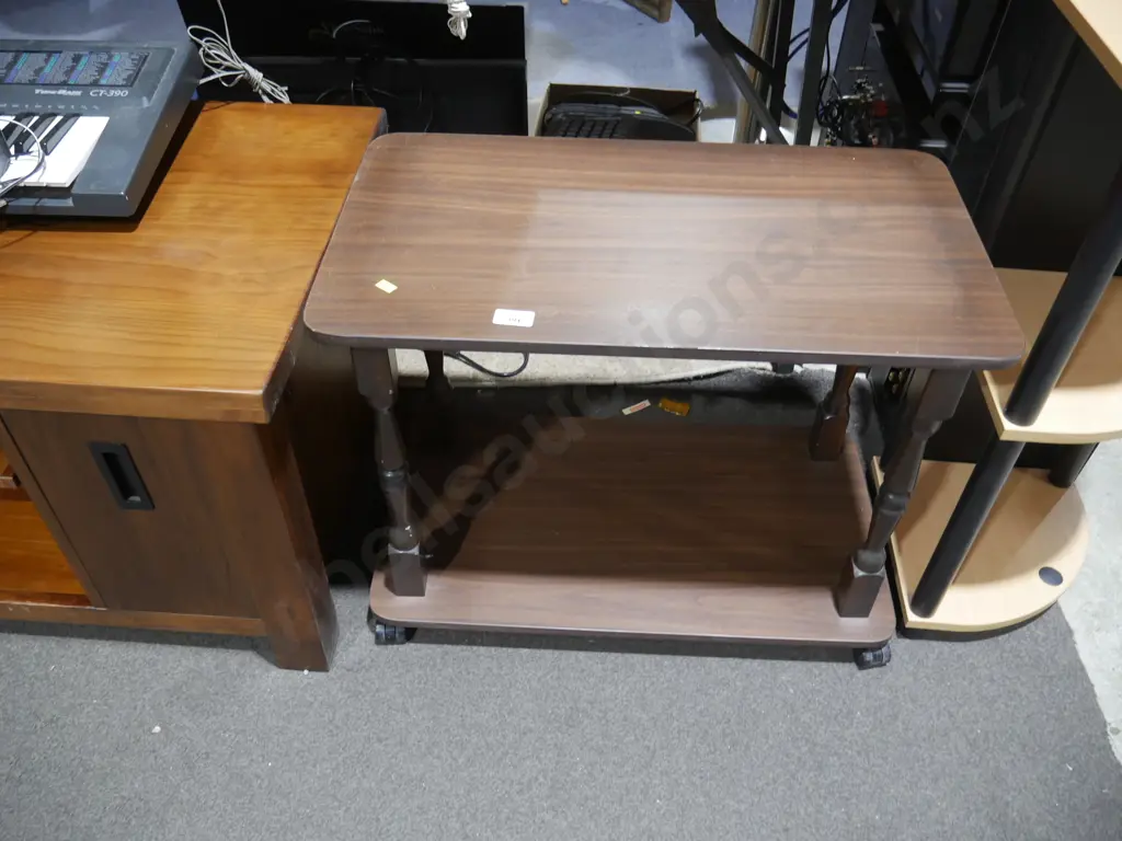 End table Image 1++