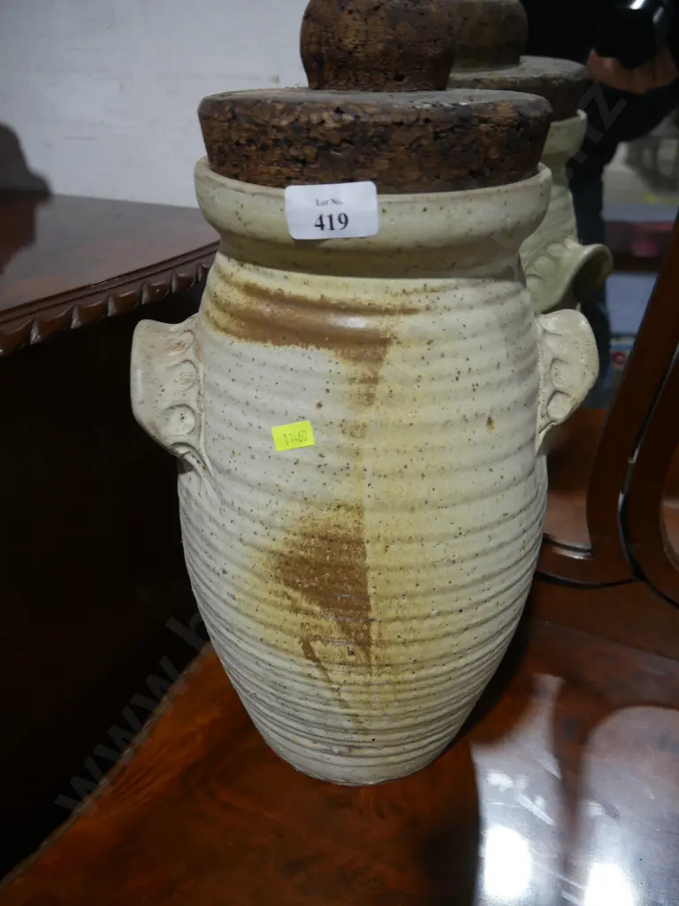 Pottery container Image 1++