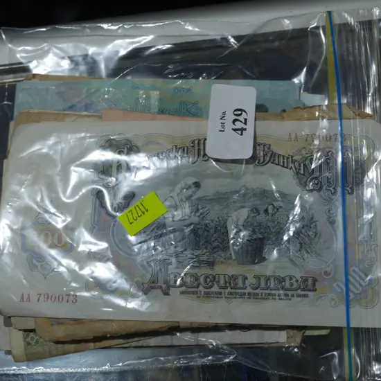Assorted foreign notes