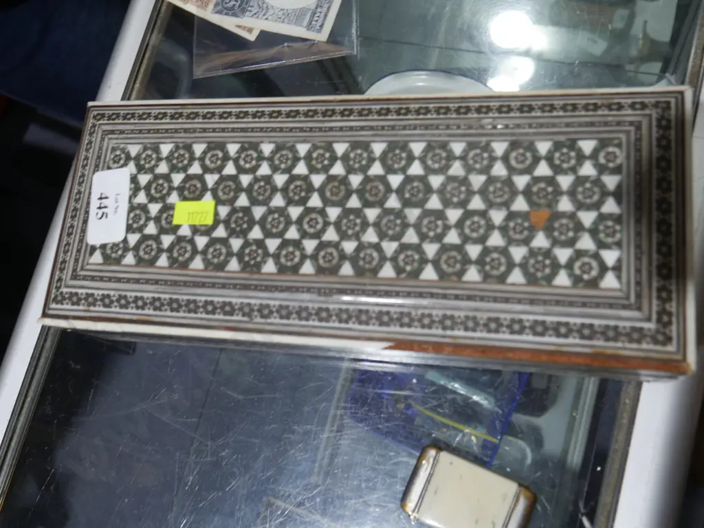 Costume jewellery and box Image 1++