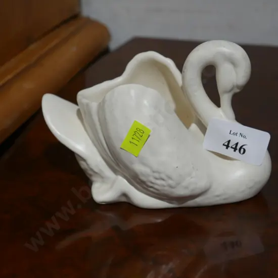 Small Crown Lynn swan