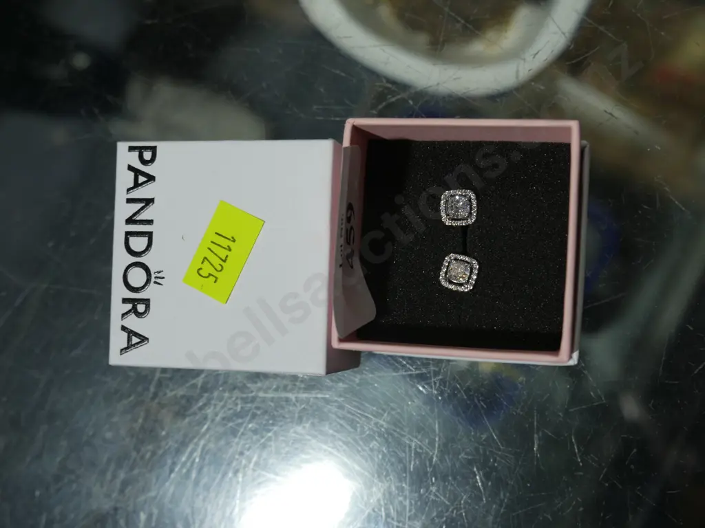 Pandora earrings Image 1++