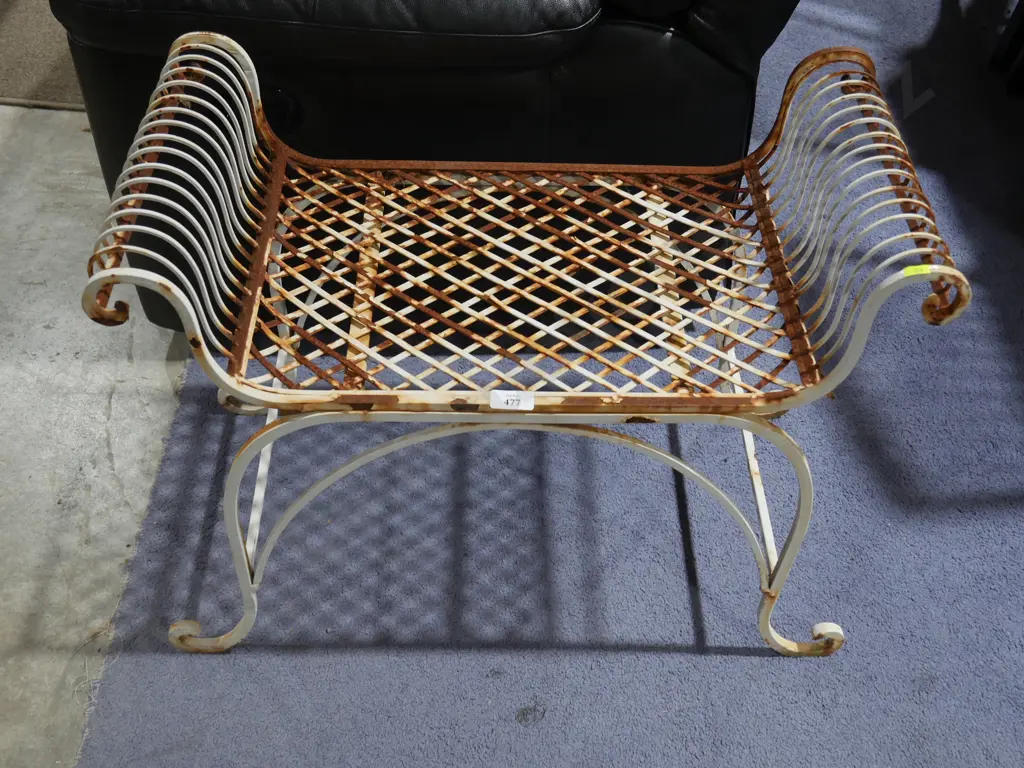 Wrought iron seat Image 1++