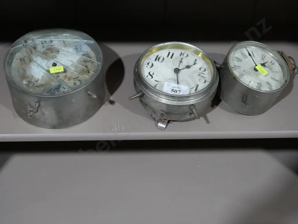 3 clocks Image 1++