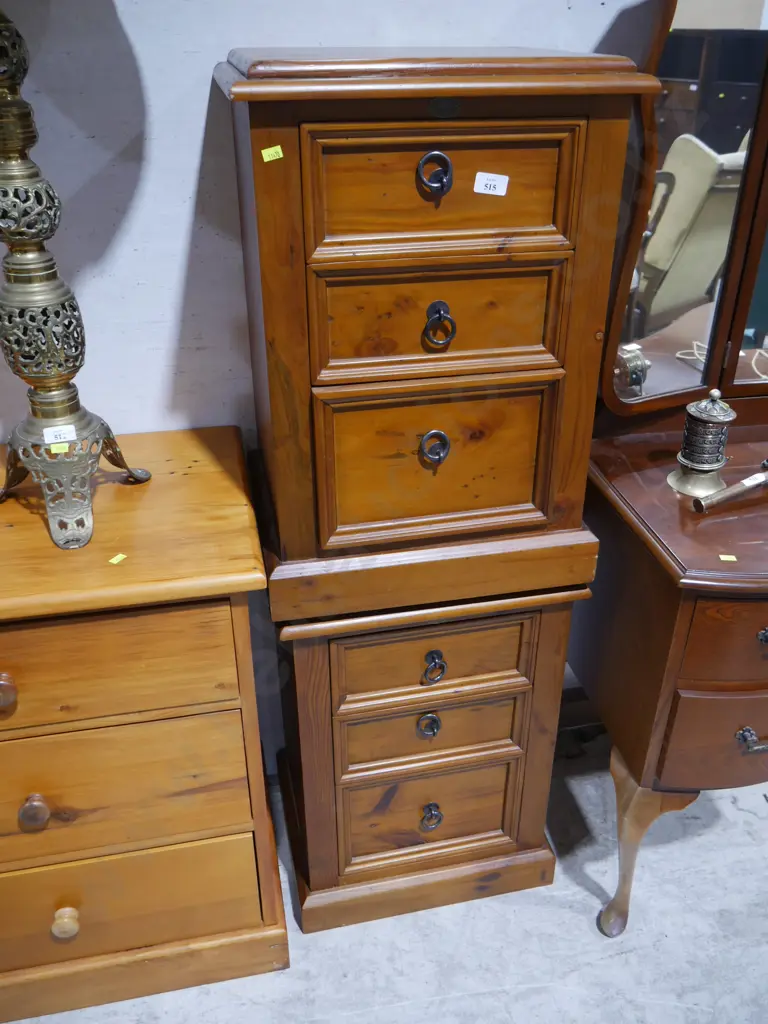 Pair of bedside drawers Image 1++
