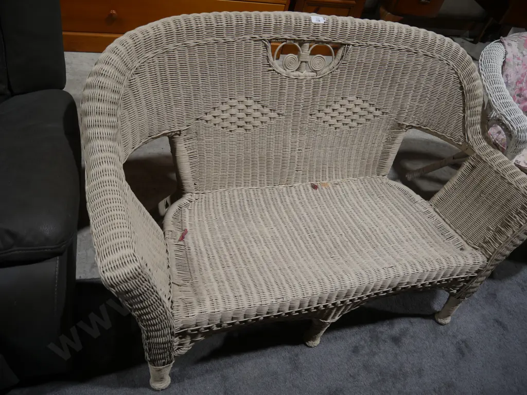 2-seater cane sofa Image 1++