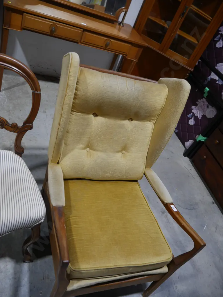 Syntique chair Image 1++