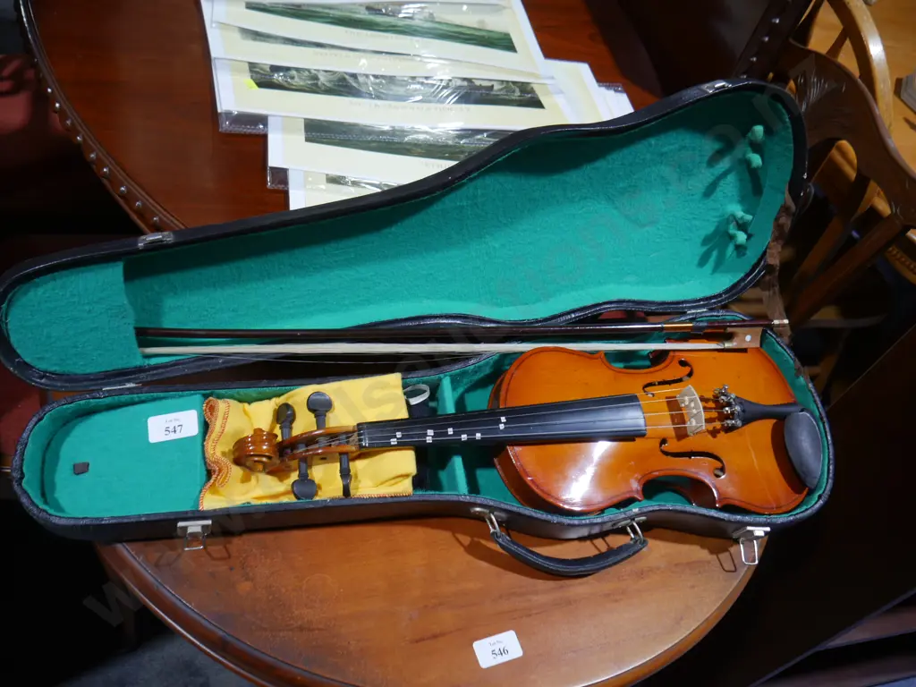 Violin Image 1++
