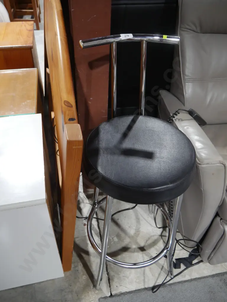Bar stool Image 1++