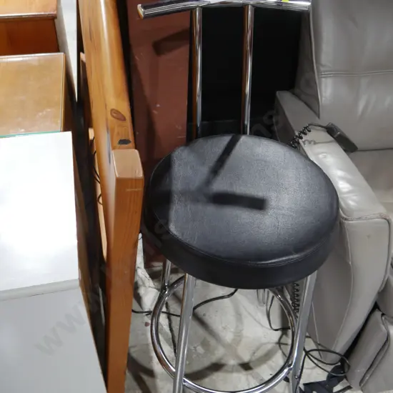 Bar stool