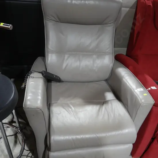 Electric armchair