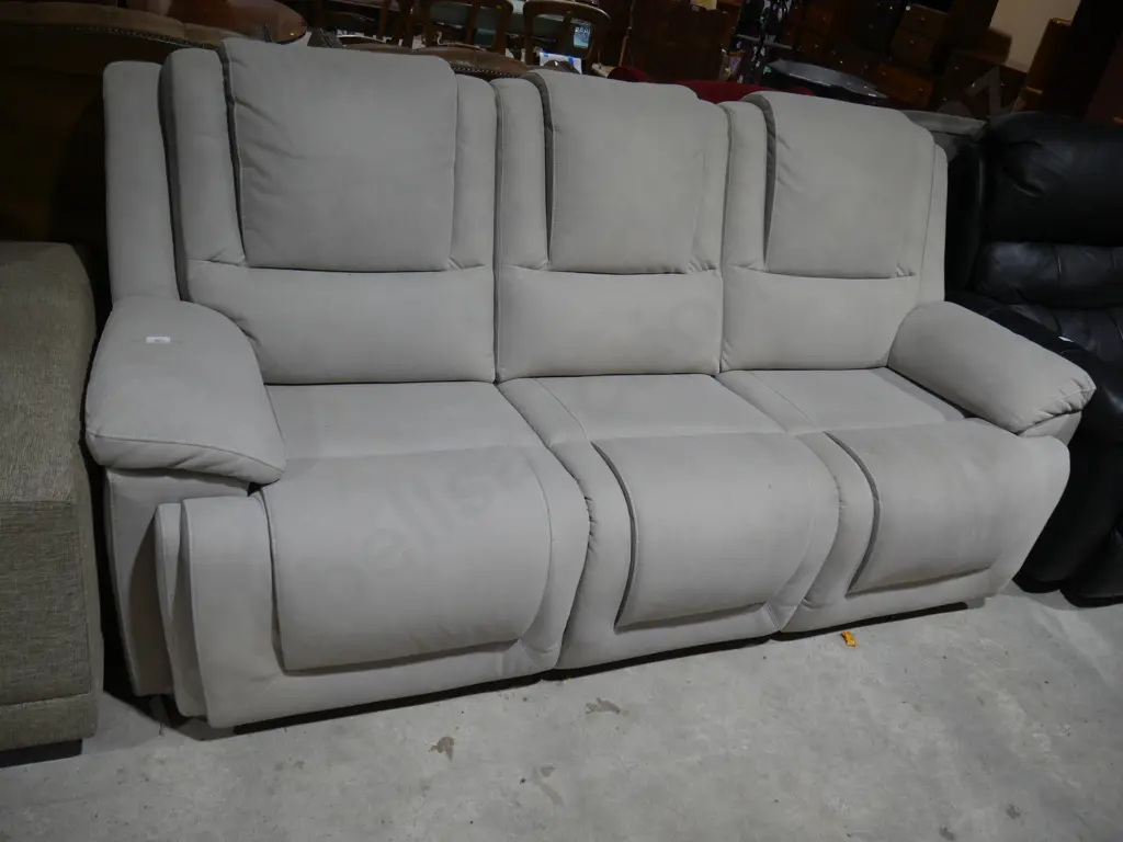 Three-seater couch Image 1++