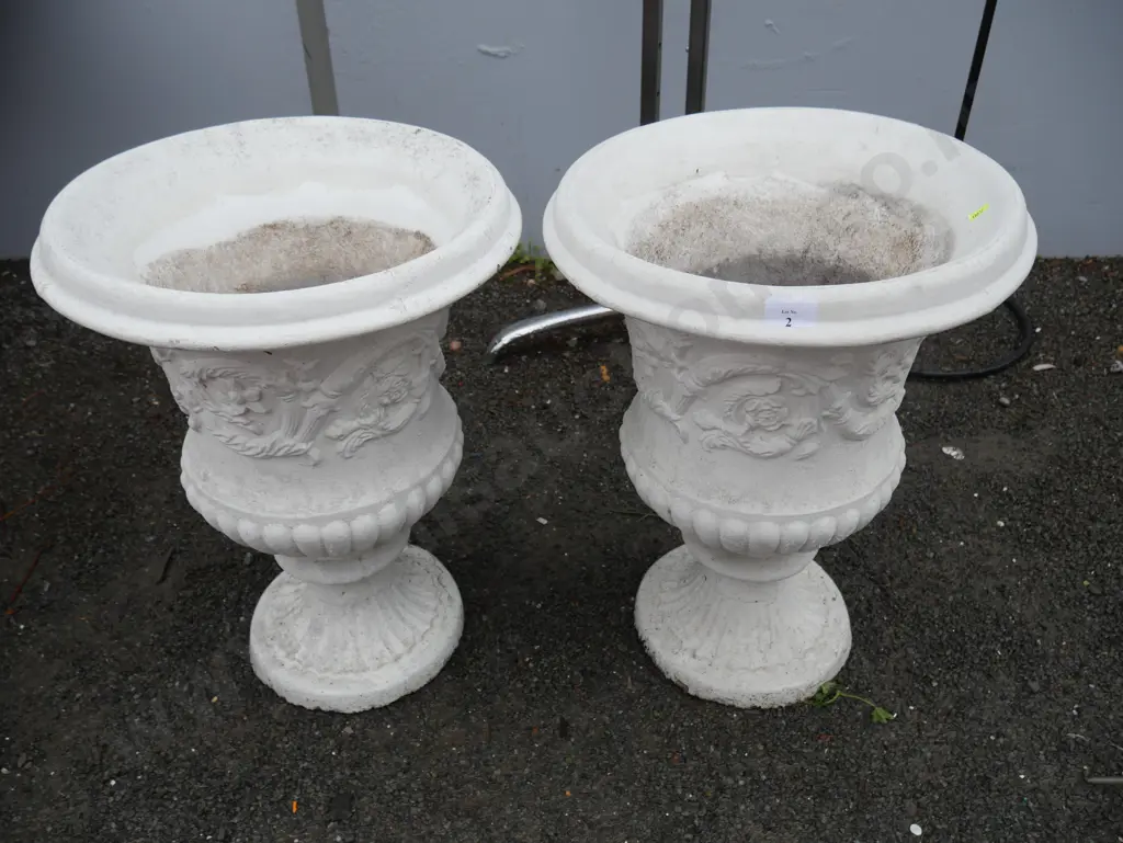 2 large white plant pots Image 1++