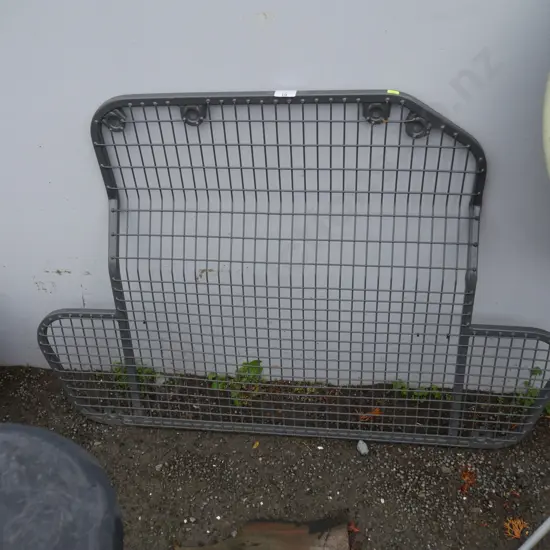 Cargo barrier