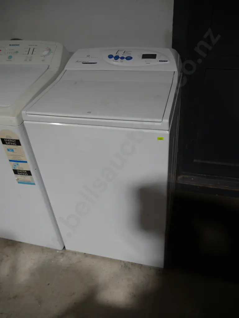 Fisher & Paykel washing machine Image 1++
