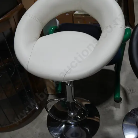 Barstool
