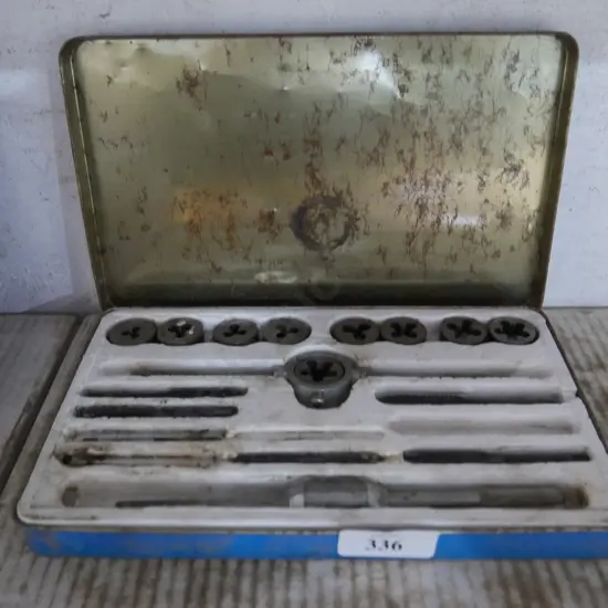 Tap and die set