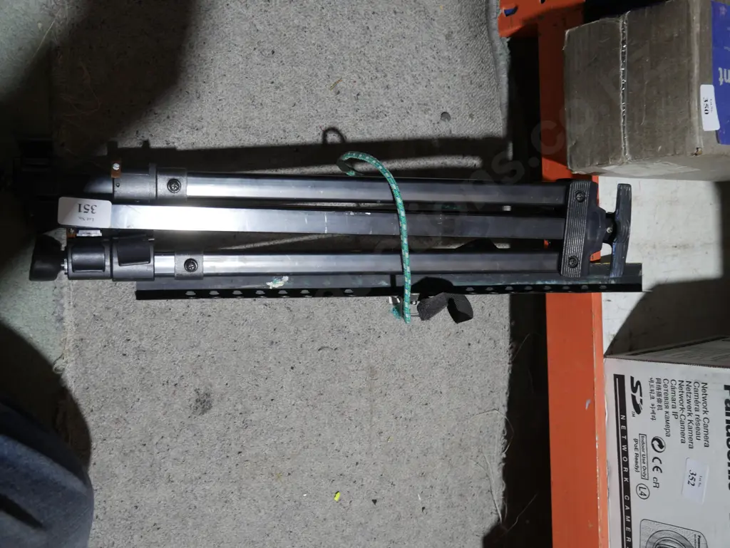 Tripod Image 1++