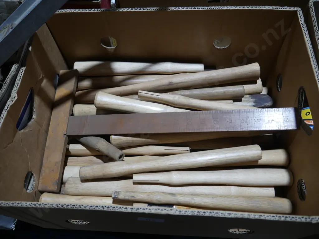 Assorted handles etc Image 1++