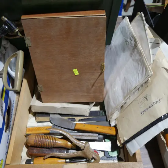 Assorted knives