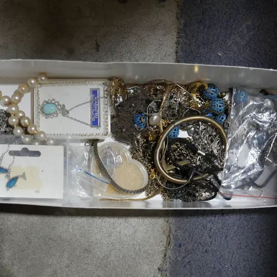 Costume jewellery
