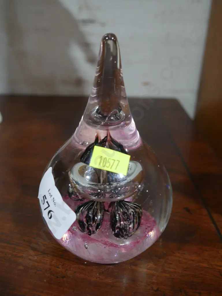 Glass paperweight Image 1++