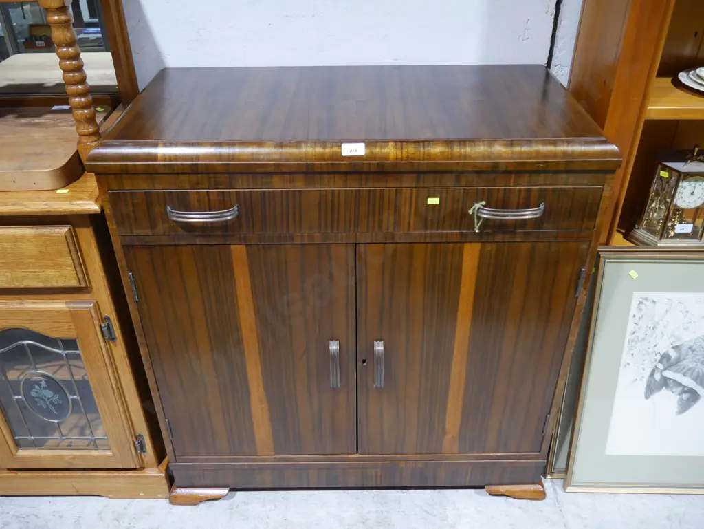 Sideboard Image 1++