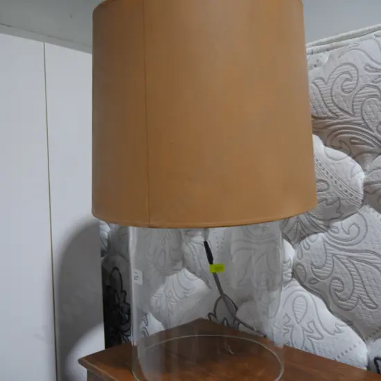 Table lamp