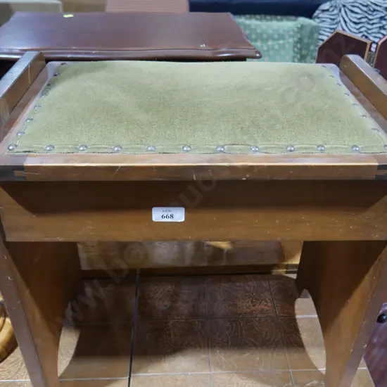 Piano stool