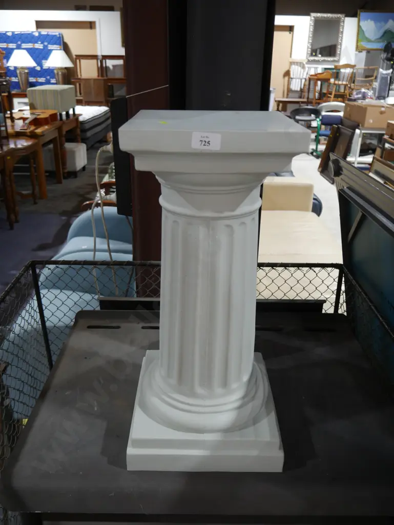 Plastic pedestal Image 1++
