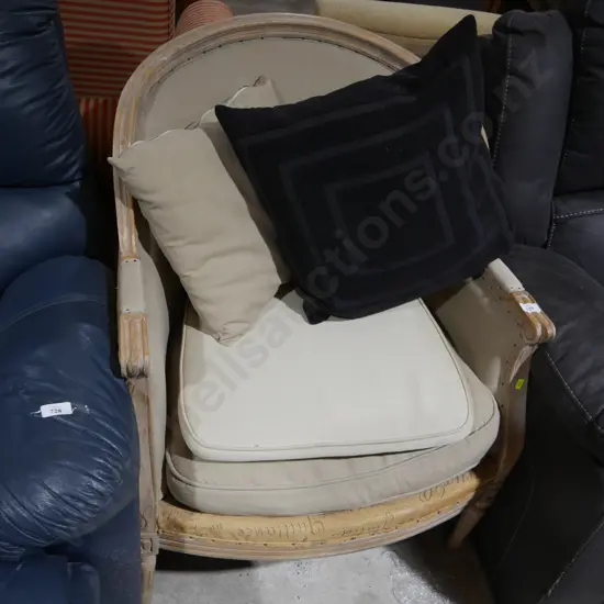 Arm chair