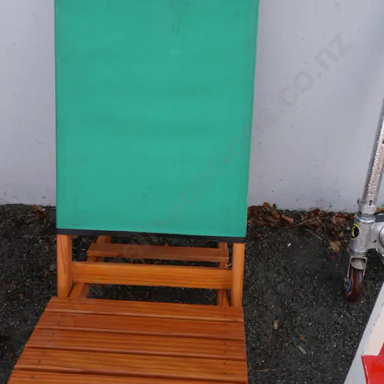 Fold up chair