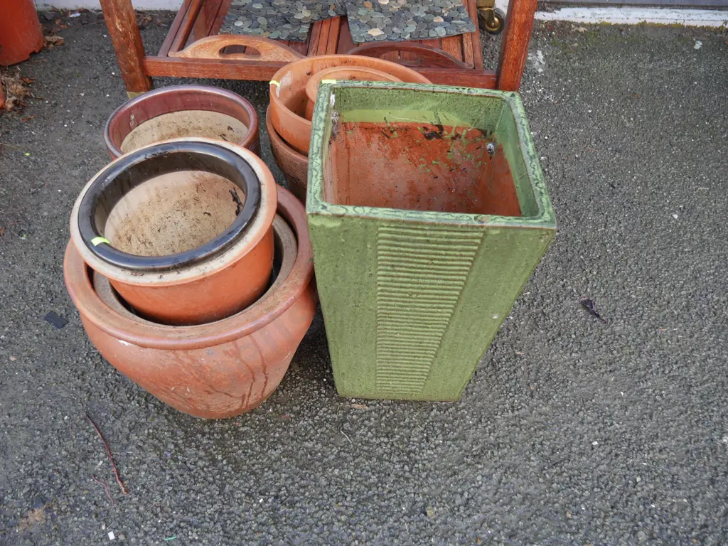 Assorted plant pots Image 1++