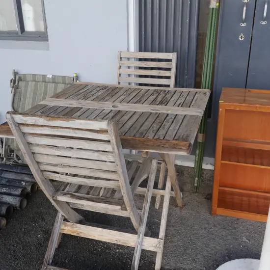Folding outdoor table and 2 chairs