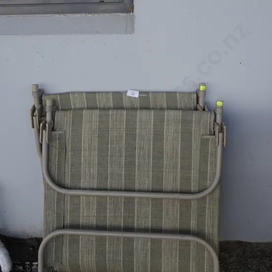 2 folding sun loungers