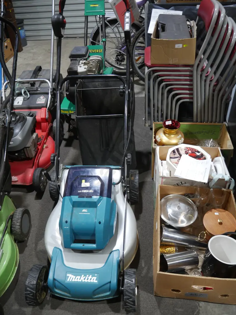 Makita battery lawn mower Image 1++