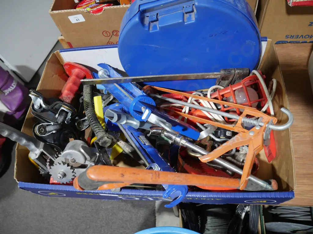 Box of tools Image 1++