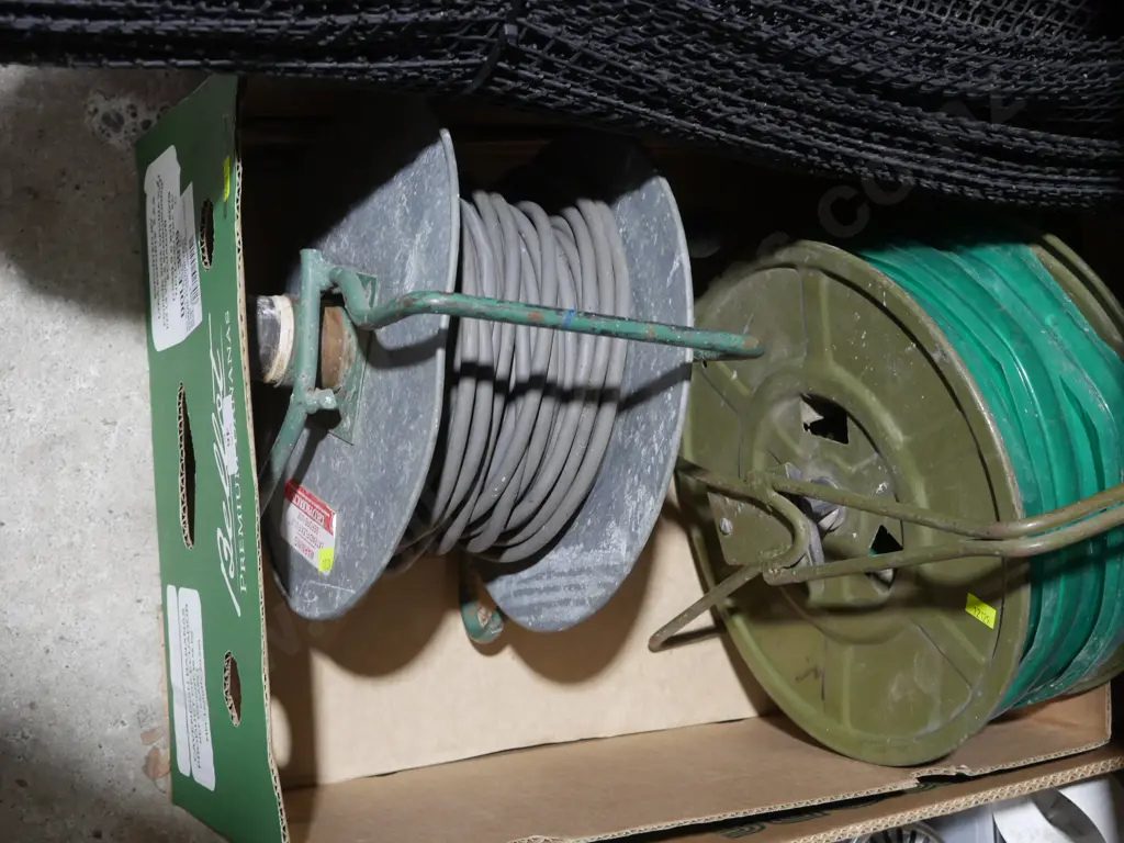 2 extension lead reels Image 1++